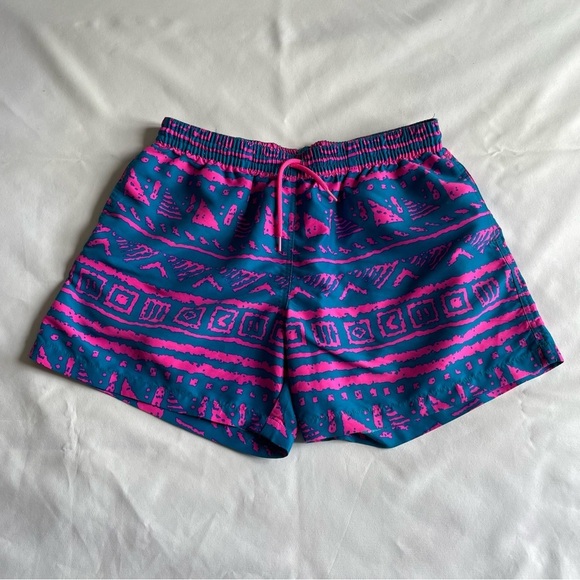 Chubbies Pink and Blue Geometric men’s Athletic Shorts - Picture 2 of 10